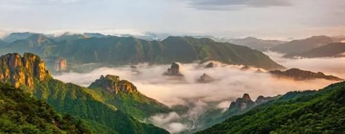 雁荡山：风光不与四时同