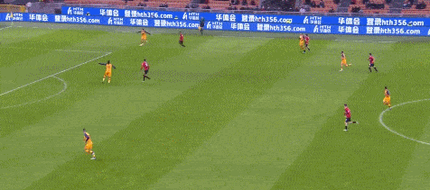 迈尼昂|吉鲁点射!意甲:米兰3-1罗马 伊布助攻莱奥锁定胜局