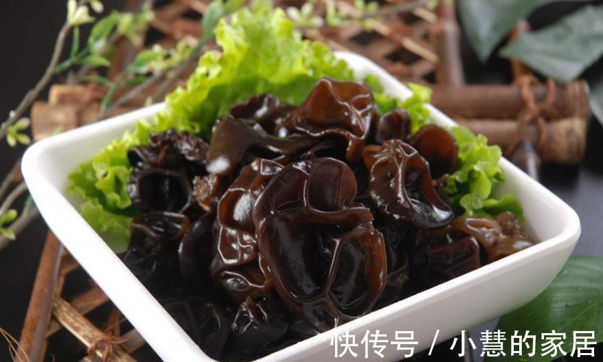 月经期间|月经不调多吃3种蔬菜，不知不觉痛经好了，还能排淤血养容颜