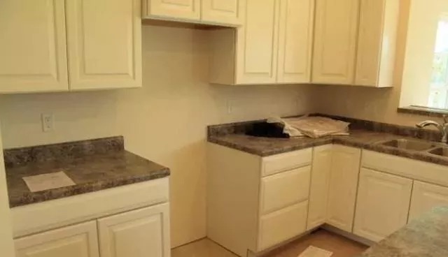 储物空间|老婆非要在阳台做两排衣柜,引来邻居笑话,完工后个个都闭嘴了