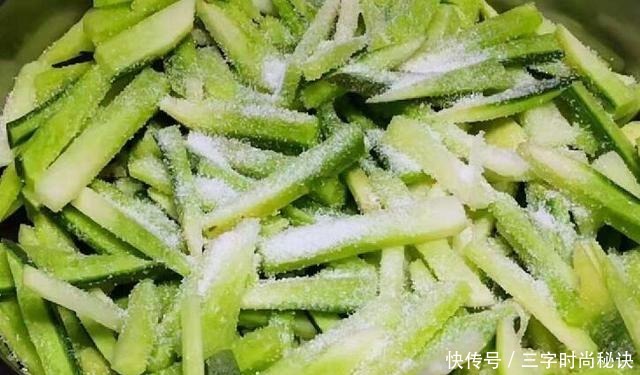  脆爽开胃|秋天，遇到此菜别放过，5毛钱一斤，腌起来开胃又爽口，别不懂吃