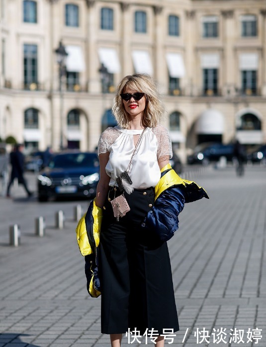 年龄|冬季外套不用买太多,准备短款羽绒服就够了,不挑年龄还时尚