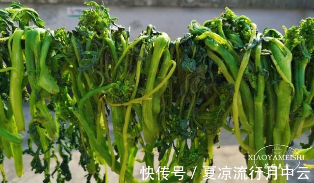 冬天，这蔬菜要多吃，营养价值高，腌一腌比肉还好吃，爽脆又酸香！