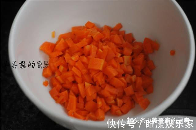 青豆|早餐不必太复杂，儿子最爱这，蒸一蒸卷一卷，比馒头省事比烧卖香