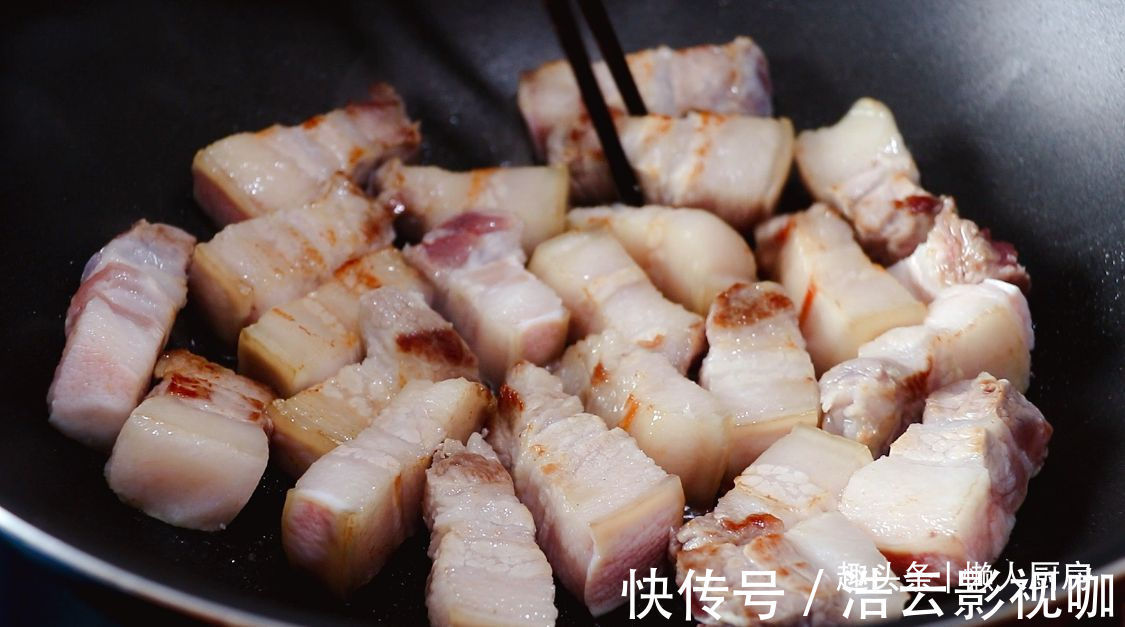 正确做法|红烧肉有人过油有人过水,大厨教您正确做法,肥而不腻香甜弹牙