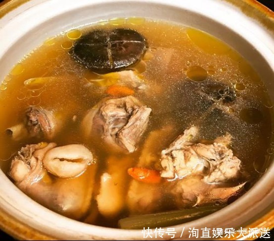 做法|精选美食香菇炖鸡汤,洋葱肉片,蜜香鸡腿,香辣猪耳的做法