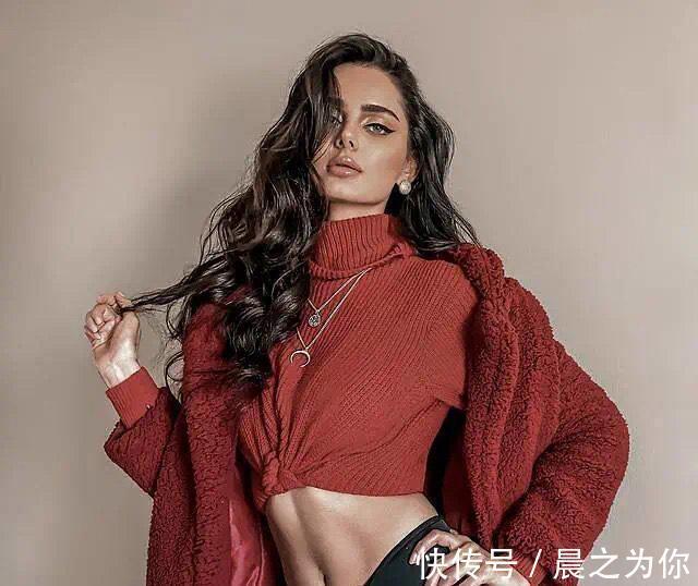 m伊朗超模,酷爱健身,颜值身材很惹眼,运动让她“女人味十足”