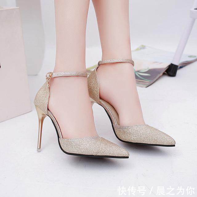 高跟凉鞋 细高跟凉鞋,彰显女人脚踝的纤细美感,让你穿出精致女人味