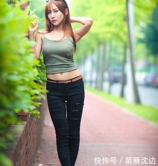 修长|有着修长身条的牛仔裤,展现出迷人的小蛮腰!