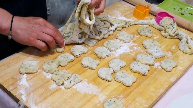 解馋|每次做这道面食,孩子都抢着吃,好吃料又足,营养又解馋,太香了