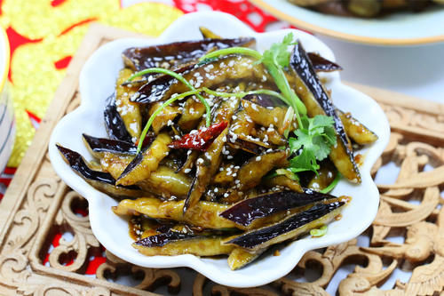 2021年夜饭出炉，16道菜搭配好，省事还好吃，团圆饭不发愁