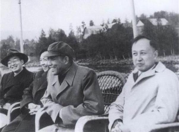 出席|钱学森受邀出席国宴，却发现自己没有位置，主席亲手划掉他的名字