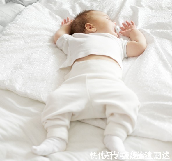 睡眠|宝宝锻炼自主入睡的3个信号,宝妈需了解,要多加配合孩子