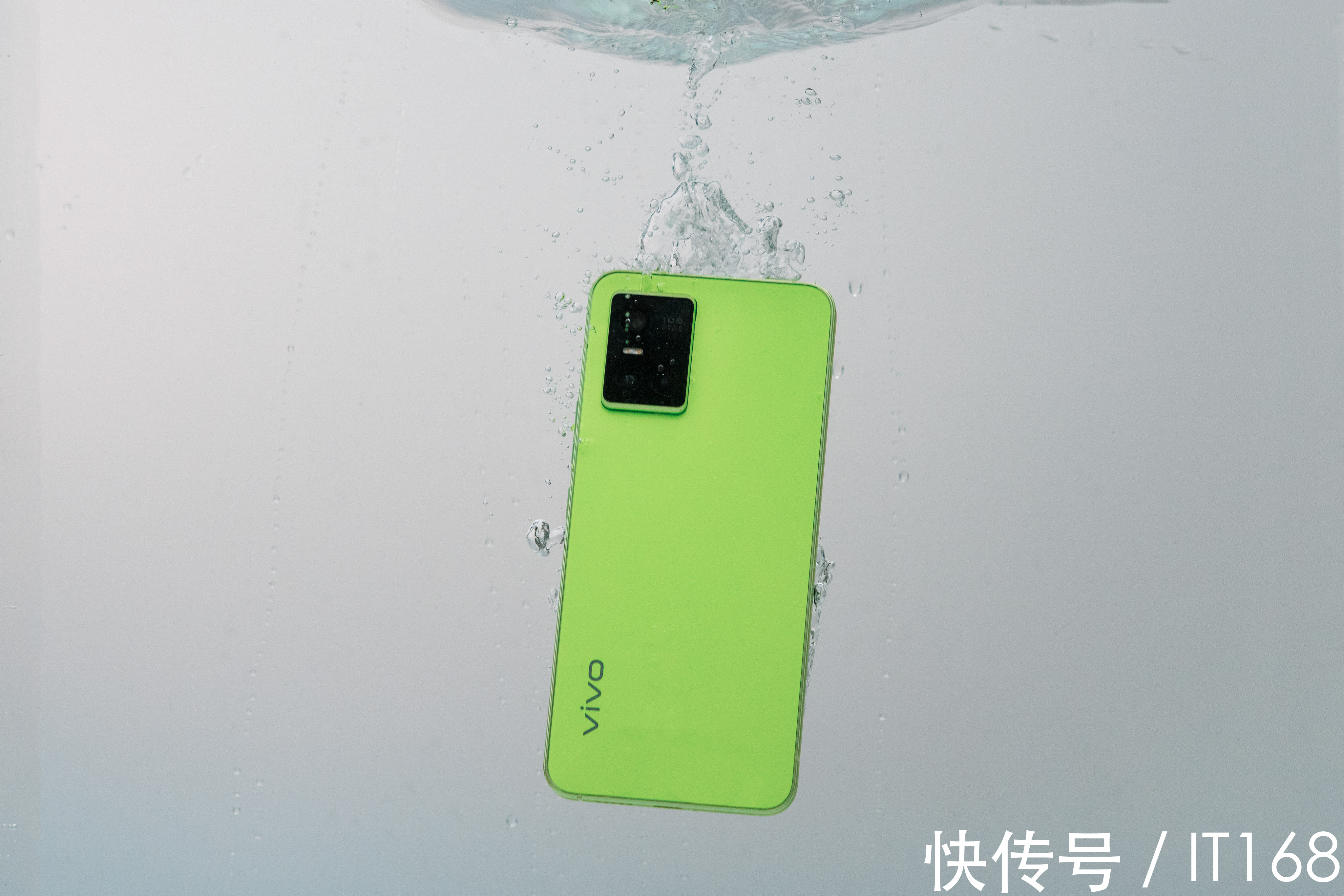 s10|vivo S10青柠开箱：独特荧光绿+7.29mm超薄机身