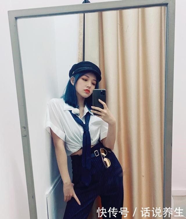 少女|“漫画少女”程潇好绝,迷雾蓝发色配双马尾,女生看了都心动!