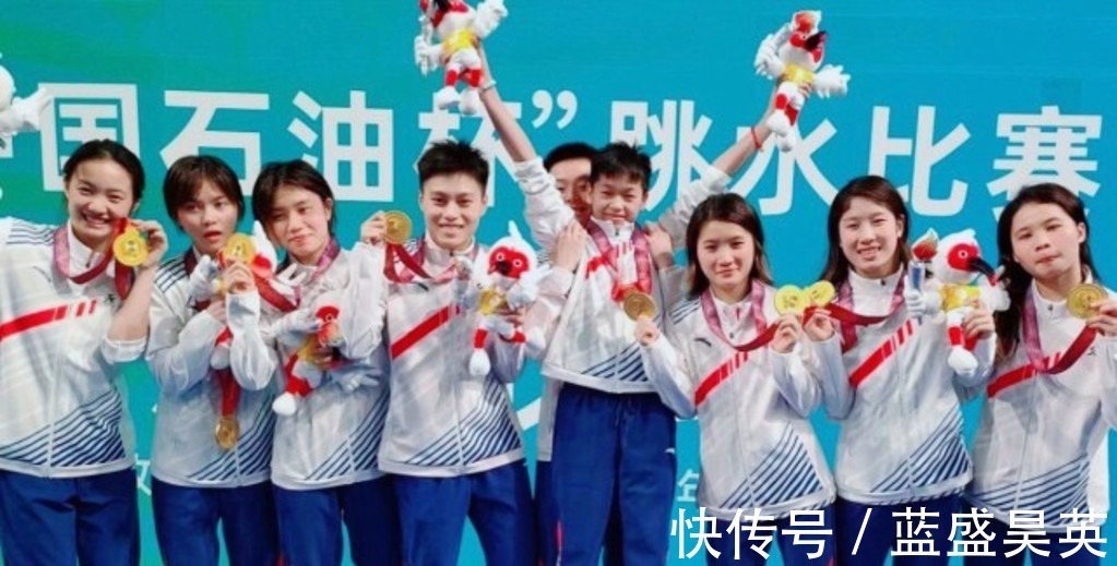 小女孩|差点错失比赛资格!全红婵真的太粗心了,14岁天才赛前睡迷糊了!