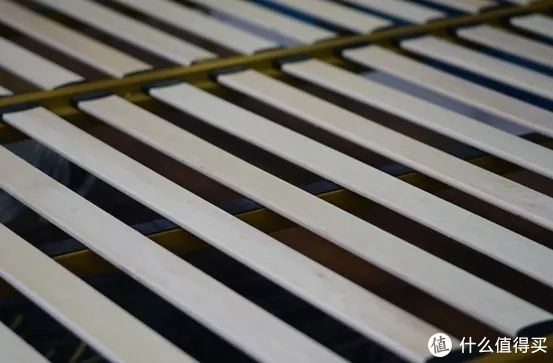 不锈钢|装修日记 篇三十二:没甲醛也没味的铁艺床,为啥塌了?支撑/床板/高度/材质/喷漆/颜色/安装,7个选购要点大盘点!