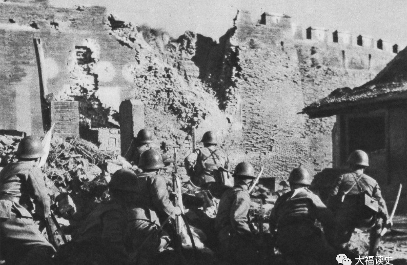 负伤|1937年10月日寇进攻济阳城，一名士兵负伤后的疯狂举动！