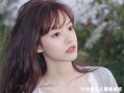 女孩子自认为“很村”的3种发型,男生却会很心动,小仙女要学会