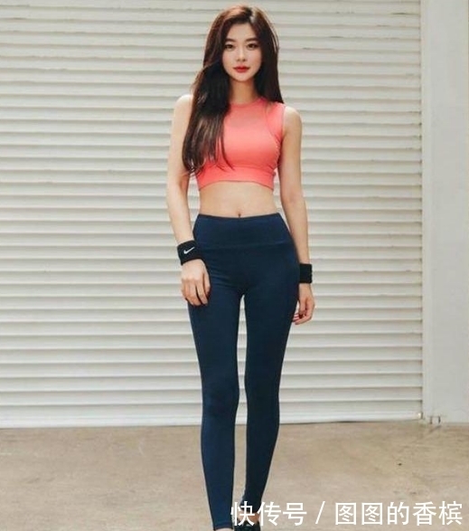 散发|魅力四射的打底裤小姐姐,散发妩媚迷人女性韵味,特别吸引人