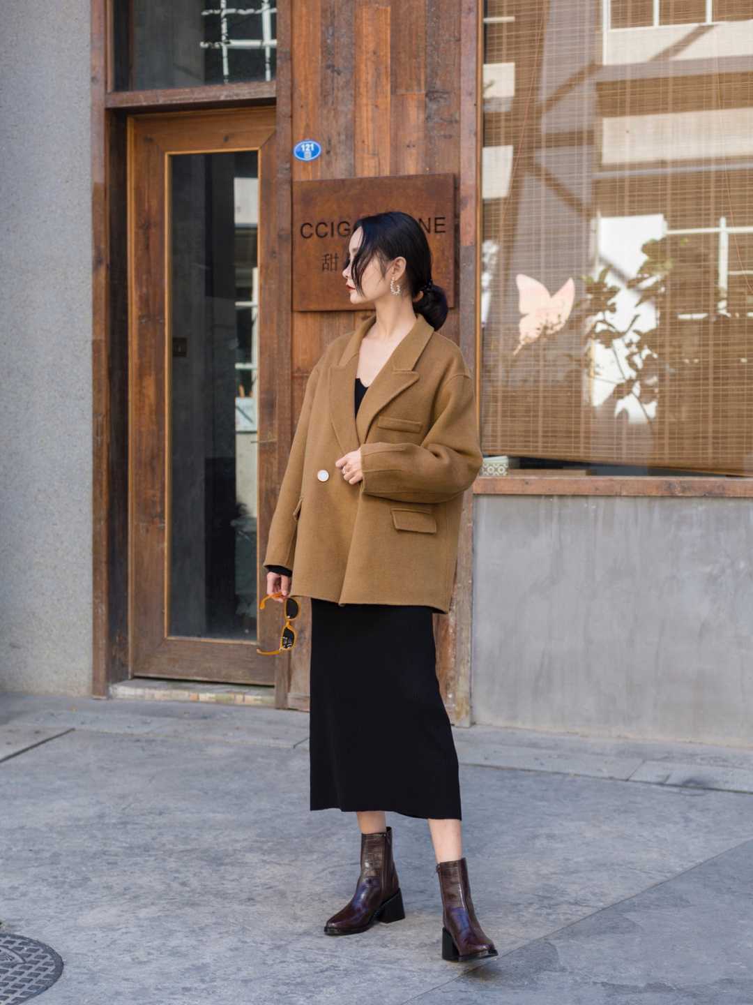 小姐姐|~小王~长款大衣太容易撞衫了怎么办?别怕,用短款毛呢代替它也可以很美