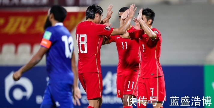 李霄鹏|0-3到1-1引发巨变!国足新阵容浮现2新星将上位,6归化只剩1人!