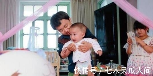 分娩|“侏儒夫妻”怀孕分娩，孩子出生后，医生的一句话，他们“懵了”