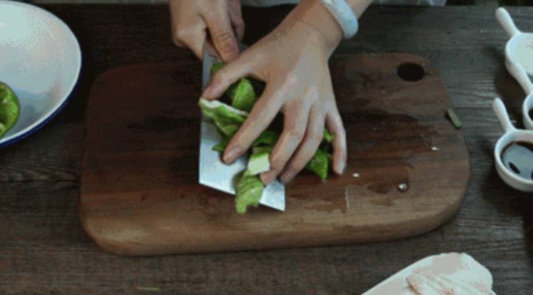 回锅肉做的又柴又硬,大厨教你做回锅肉的小窍门,3分钟就学会