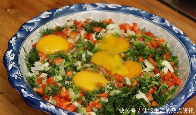 小董|7月，遇见这菜我从不放过，2块钱一斤，又香又嫩，常吃胃口好