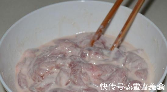 做糖醋里脊，学会配“糖醋汁”很关键，分享方法，新手都能学会