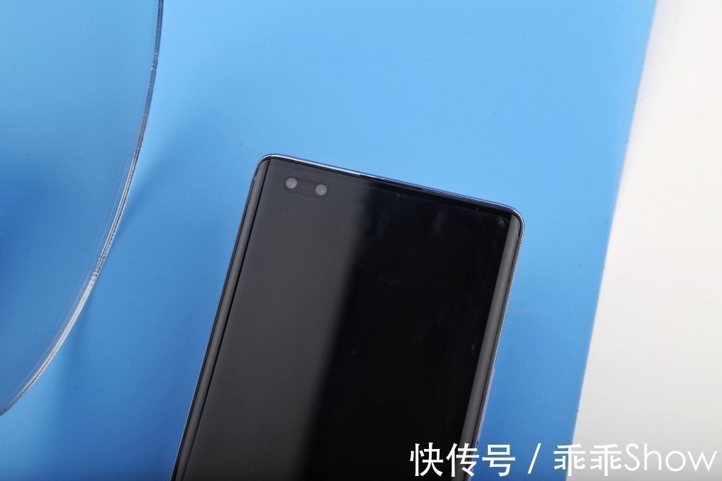 华为nov抬手就能拍大片、喝杯咖啡就能充满电,这样的nova9 Pro你爱了吗?