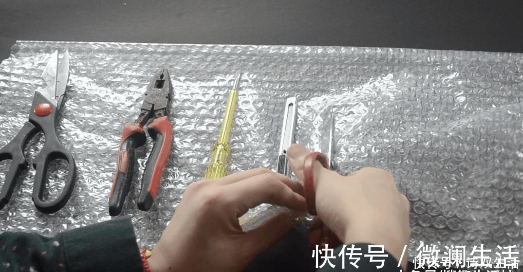 快递箱|快递箱里的气泡垫别扔了, 没想到它作用这么大, 家家户户用的到