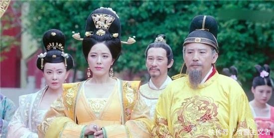 安史之乱|皇帝看孙子洗澡,孙子溅了皇帝一脸水,皇帝:这间屋有三个皇帝