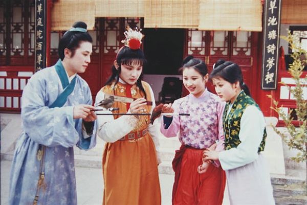 燕子|趣谈《红楼梦》：贾宝玉为何要与鱼儿、燕子说话？