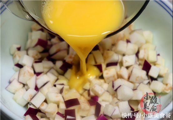 茄子丁|茄子切成丁淋上鸡蛋，实在太好吃了，我家一周吃6次，营养又下饭