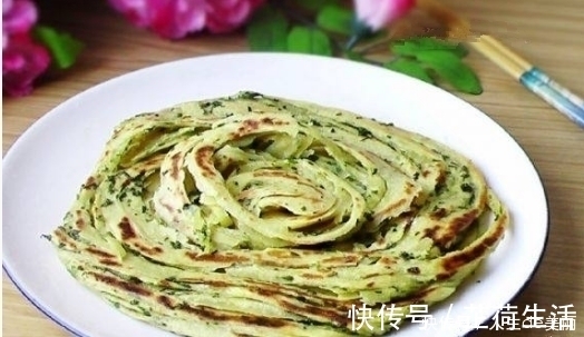 薯泥|红薯做成这个手抓饼一家人抢着吃,吃了以后就停不下来了,美味又解馋