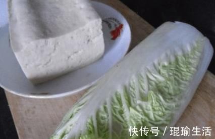 豆腐块儿|白菜炖豆腐,不要直接下锅炖!学会一招,汤汁香浓,嫩滑好吃