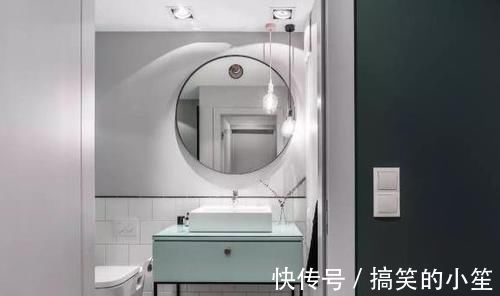 隔断|66㎡两居,以储物柜做隔断,以墨绿和原木配色,实用的文艺范儿