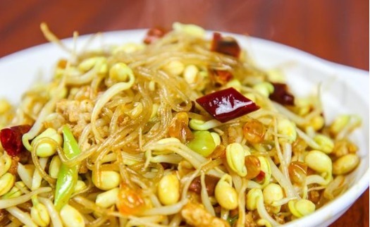 不糊|黄豆芽炒粉条的做法,厨师长一个小技巧,粉条不坨块不糊底还入味