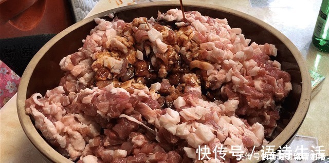 想灌香肠的要收藏！这配方我用了15年，没有腥味，腊肠嚼劲十足