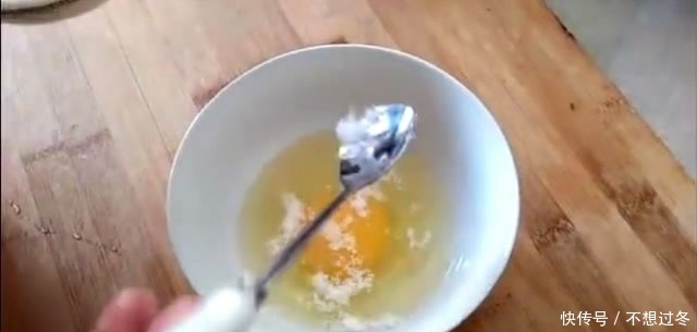 鸡蛋|鸡蛋加点它一起蒸,好吃到爆,止咳润肺效果超好