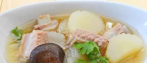 蜂蜜|女人月经量少易衰老？多吃这6种食物，补血调经，人更显年轻