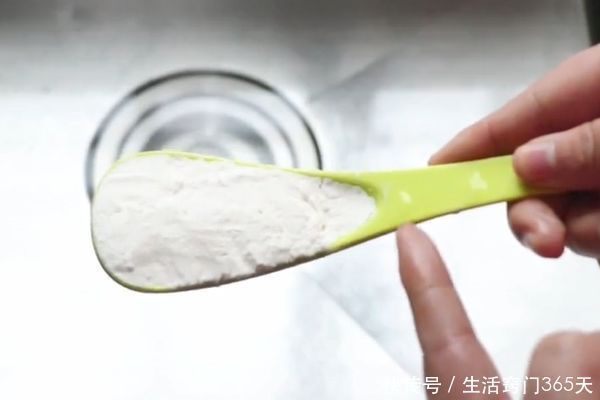 洗碗|洗碗谁还用洗洁精啊聪明人都用它洗碗,快速去除油污还不伤手