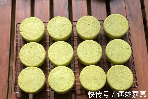 蜜红豆|扁扁平平的外貌像是一块饼,其实不是哟,好吃又好看的小面包。