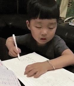 专注力|孩子是“真好学”还是“假勤奋”看看他最常用的笔就能一目了然