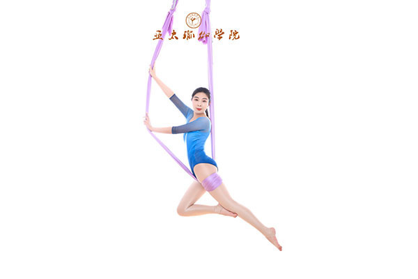 筋膜|瑜伽前屈,怎样才能做得更深入?