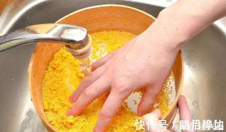 养胃|小米粥安神养胃,但熬对了才行,熬粥时要牢记这2点