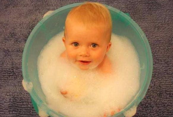 发烧|这6个时刻,孩子再脏也不能洗澡,容易把娃变成“病秧子”