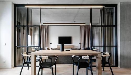 齐家依依|75㎡一居室，收纳从入户做起，卧室挤衣帽间，偷空间毫不输日本人