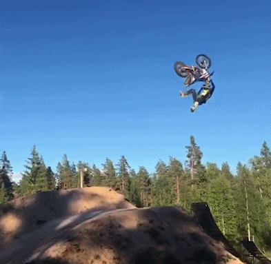 |搞笑GIF:太惨了 这就是惹女朋友不开心的下场